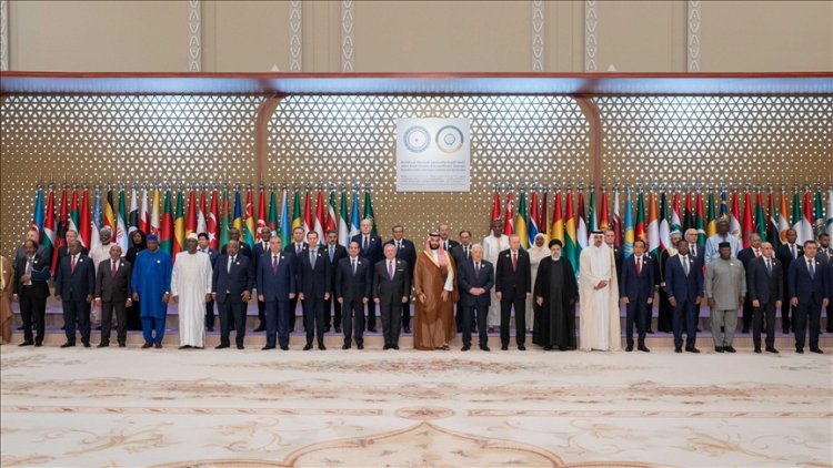 القمة العربية الإسلامية المشتركة تدين الجرائم التي ترتكبها إسرائيل في قطاع غزة