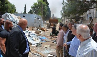 السلطات اللبنانية تهدم مخيم للاجئين السوريين