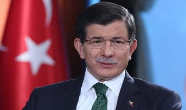 أحمد داود أوغلو يشدد على أهمية احترام القرارات الدولية