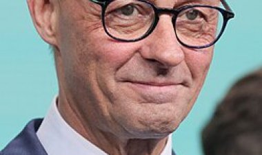 المستشار الألماني: نتطلع إلى “اليوم التالي” بعد سقوط النظام الإيراني