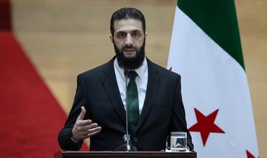 الرئيس الشرع: هناك علاقات تاريخية بين روسيا وسوريا، وأن تكون في البيت الأبيض وفي يوم آخر في الكرملين، فهذا دليل على نشاط الدبلوماسية السورية.